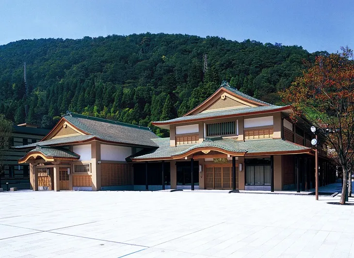 山中節と温泉の館 山中座