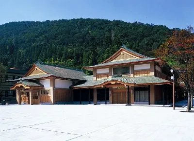 山中節と温泉の館 山中座